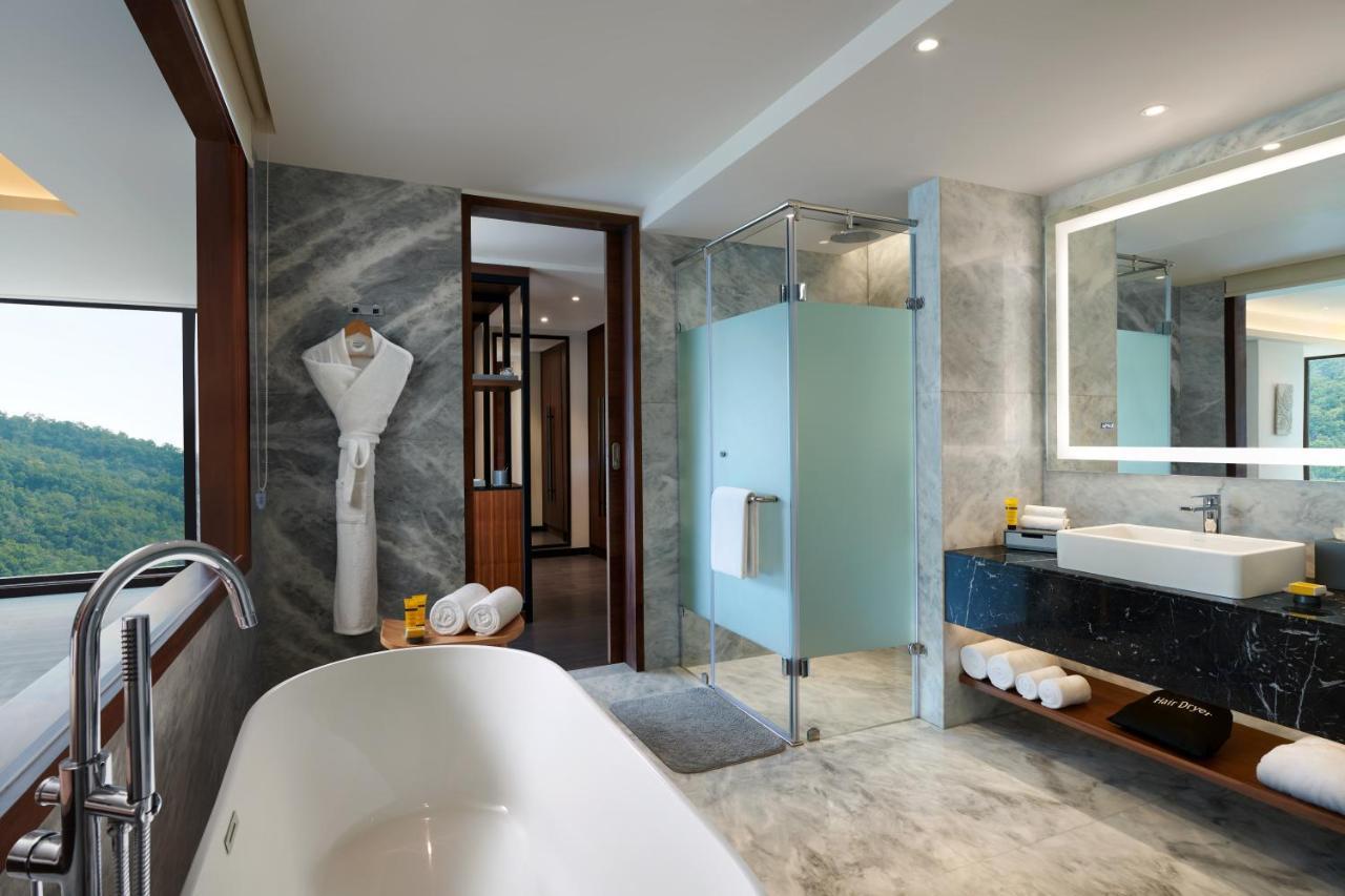 Hyatt Regency And Hotel 5*