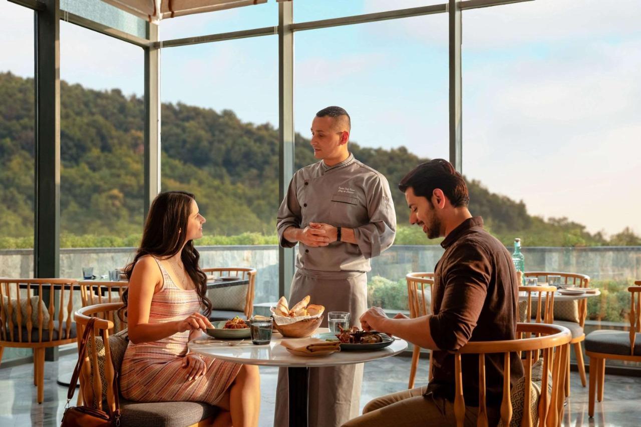 Hyatt Regency And Hotel 5*