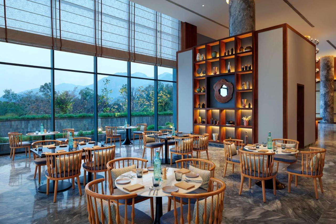 Hotel Hyatt Regency And 5*