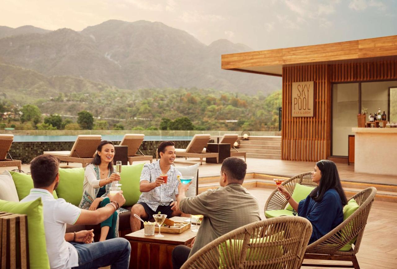 Hyatt Regency And 5*